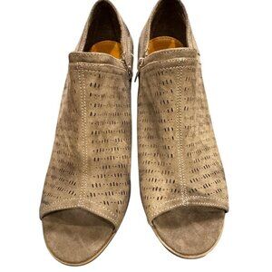 Madeline Girl “Wrenn” Open Toe Stacked Heel Booties – Size 10M